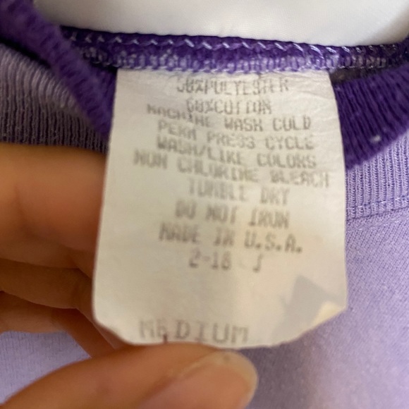 *SOLD* Butterfly embroidered crew - Picture 6 of 7